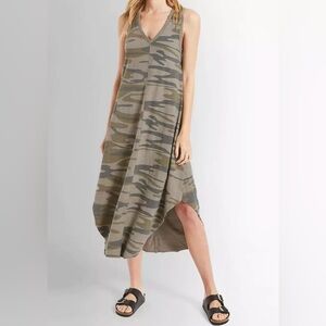 Z SUPPLY Med Dress Reverie Green Camo Cotton Swing Flowy Sleeveless V Neck‎